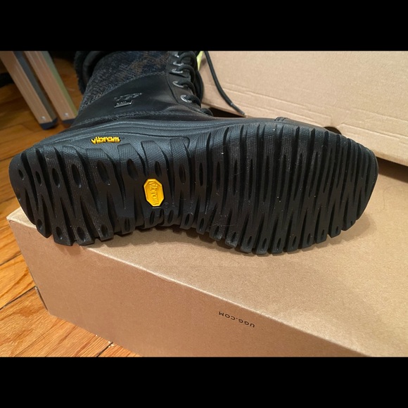 UGG Adirondack Tall Exotic Velvet Snow boot - Picture 4 of 7